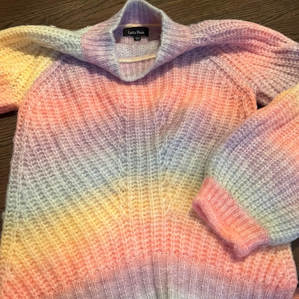 Like new rain low sweater